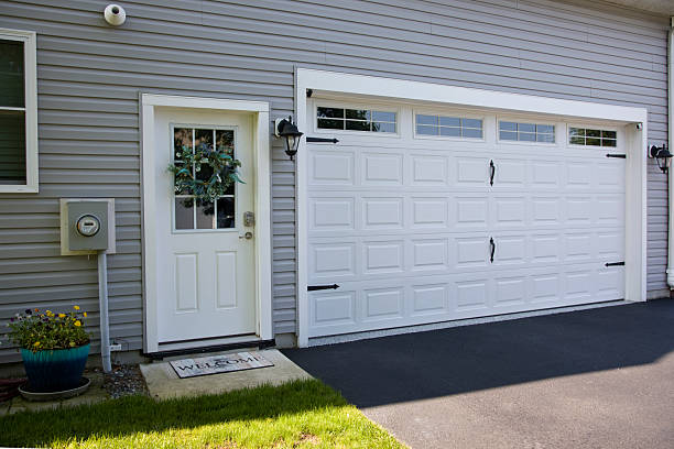 24/7 Emergency Garage Door Panel Replacement experts in Williamstown, KY